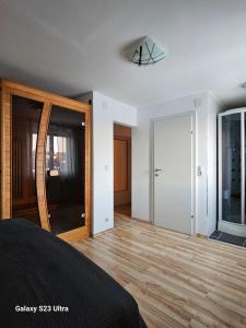 Foto de la galeria de Holz Haus nähe Wien a Traiskirchen