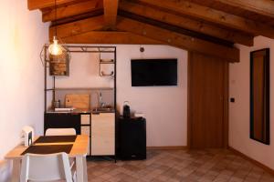 Телевізор і / або розважальний центр в Traditional Italian House - Franciacorta