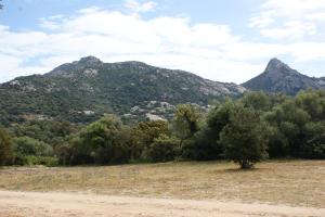 Un paisaje natural cerca del chalet de montaña