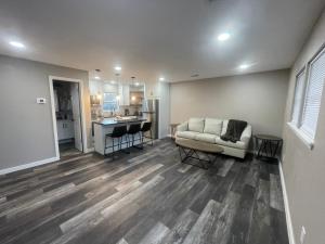 Khu vực ghế ngồi tại Apt 1- High Plains Lodge at Nomad Landing