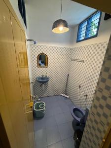 Barefoot Hostels, Varkala的一间浴室
