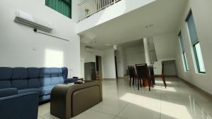 Posezení v ubytování The Penthouse and Suite SGR Melaka