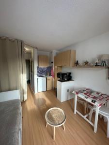 Kuchyň nebo kuchyňský kout v ubytování Le shuss 5 la foux D allos