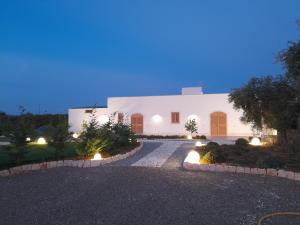 En have udenfor Private Pool & parking DONNA LINA