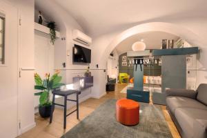 Zona d'estar a Lata Rana Colosseum Luxury Loft