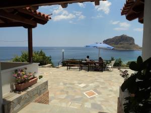 Gallery image of Paraschou Guesthouse in Monemvasia