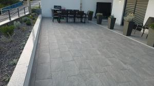 Patio alebo iná vonkajšia časť ubytovania Vila - Mimi