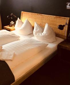 Postel nebo postele na pokoji v ubytování beans parc hotel jade