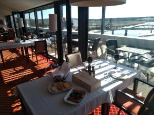 Φαγητό σε αυτό το ξενοδοχείο ή κάπου εκεί κοντά +124 φωτογραφίες