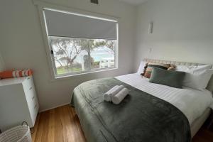 Легло или легла в стая в PIPI SHACK - iconic waterfront shack Binalong Bay