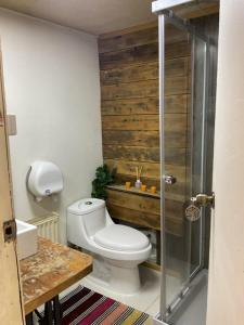 Koupelna v ubytování Casa Balmaceda Backpackers + 9 fotografií