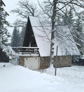Vikendica Vedran Jahorina v zimě + 14 fotografií