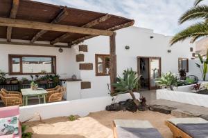 Μπαλκόνι ή βεράντα στο Casa Botanica - Central Island Location - 10 mins drive to Famara and La Santa