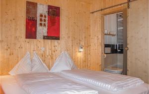 Ein Bett oder Betten in einem Zimmer der Unterkunft Stunning Home In Turrach With 4 Bedrooms And Sauna