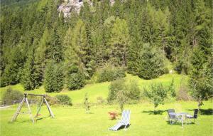 Area giochi per bambini di 1 Bedroom Beautiful Apartment In St, Leonhard