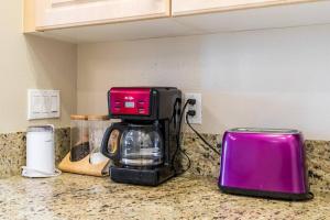 Gallery image of Irvine Upscale 2BR Apt near Spectrum, Great Park, UCI in Irvine