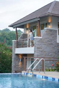 Bazén v ubytování VIPKHAOYAI by the sky cozy nebo v jeho okolí