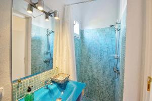 A bathroom at Tres Pins Még 12 kép