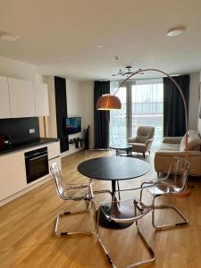 A kitchen or kitchenette at The View 1