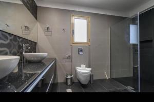 Ванная комната в Avatonblue Villa Nafplio