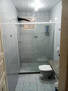 Ванна кімната в Venha curti suas férias