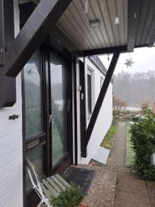ユルツェンにあるNaturnahe Wohnungの玄関開口