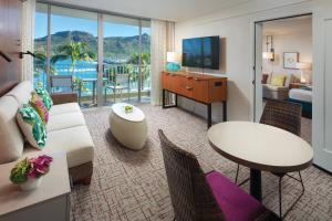 TV a/nebo společenská místnost v ubytování Marriott's Kaua'i Beach Club
