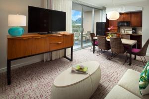 TV a/nebo společenská místnost v ubytování Marriott's Kaua'i Beach Club