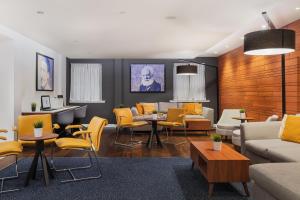 Loungen eller baren på Courtyard by Marriott Glasgow Airport