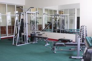 Posilňovňa alebo fitness centrum v ubytovaní Hotel Bristol