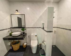 Gallery image of Lanta Sunshine Residence Apt 4 Two Bed Apartment with AC and Work Space in Ko Lanta