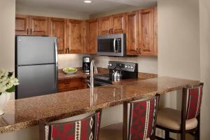 Dapur atau dapur kecil di Marriott's StreamSide Evergreen at Vail