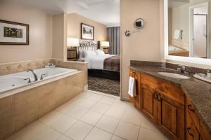 Katil atau katil-katil dalam bilik di Marriott's StreamSide Evergreen at Vail
