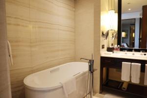Bilik mandi di Sheraton Shanghai Jiading Hotel