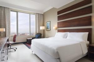 Four Points by Sheraton Lagosにあるベッド