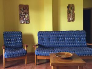 A seating area at Alojamiento en entorno rural Los Trobos