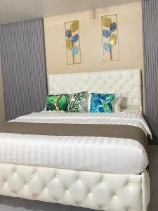 Кровать или кровати в номере XYC Hostel