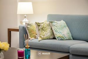 منطقة جلوس في Manzil - 1BR in Anantara The Palm with Private Beach & Burj View, Palm Jumeirah