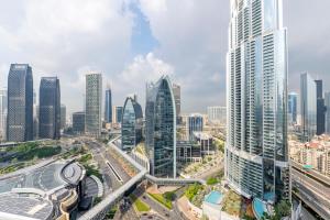 Gallery image of EMAAR Residences Fashion Avenue - former Address Dubai Mall Residences by Qstay- Full Burj Khalfa Fountain view in Dubai
