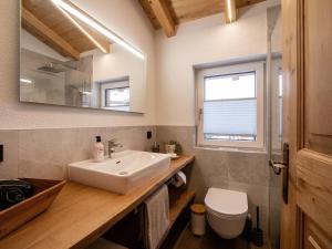 Kúpeľňa v ubytovaní Ferienwohnung HOAMAT + 14 fotografií