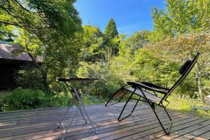 Kebun di luar 庭付き和モダン平屋の一棟貸し 居庵 iori-ori 小さな森に住む
