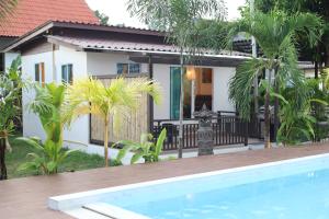 Bazén v ubytování Shanti Boutique Hotel nebo v jeho okolí