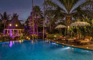 Bazén v ubytování The Sankara Resort by Pramana nebo v jeho okolí