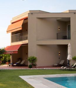 The swimming pool at or close to Hotel Campagnola