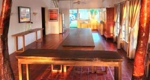 Afbeelding uit fotogalerij van White House, Batangas in Lian +12 foto's