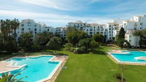 Bazén v ubytování Urban Exclusivity At Puerto Banús nebo v jeho okolí
