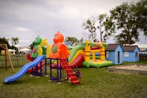 Photo de la galerie de l'établissement Camping Szczecinek Domy Wypoczynkowe, à Szczecinek