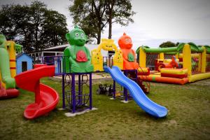 Photo de la galerie de l'établissement Camping Szczecinek Domy Wypoczynkowe, à Szczecinek 125 autres photos