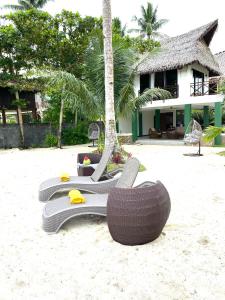 Zahrada ubytování Private Beachfront Villa in Siargao