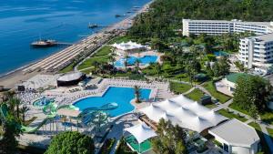 Bazén v ubytování Mirage Park Resort-Ultra All Incl. nebo v jeho okolí + 37 fotografií